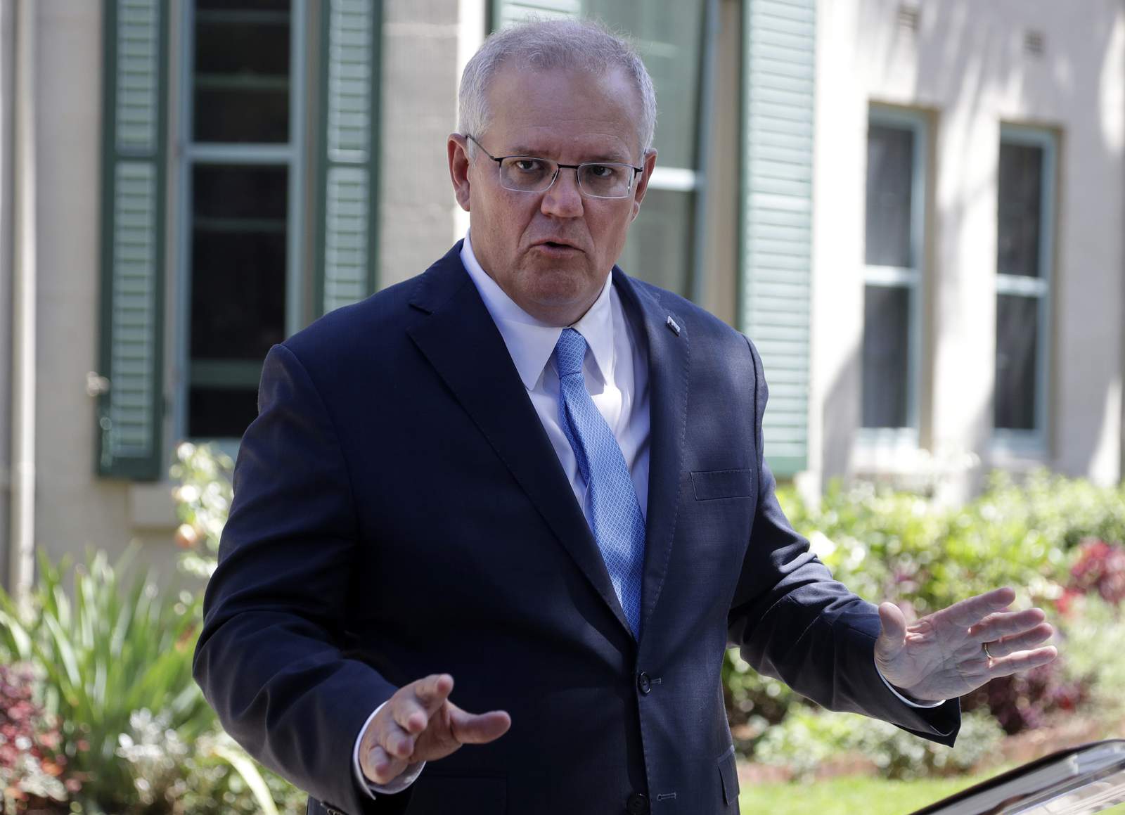 Australian prime minister stands by minister accused of rape
