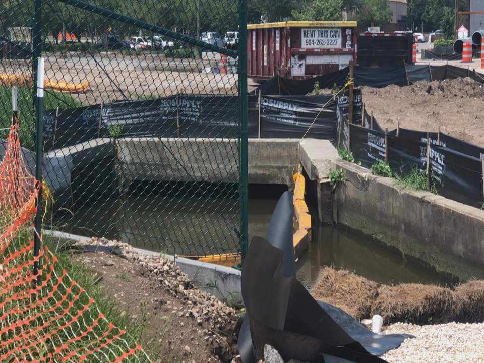 Construction site spills silt into Ortega River on rainy days