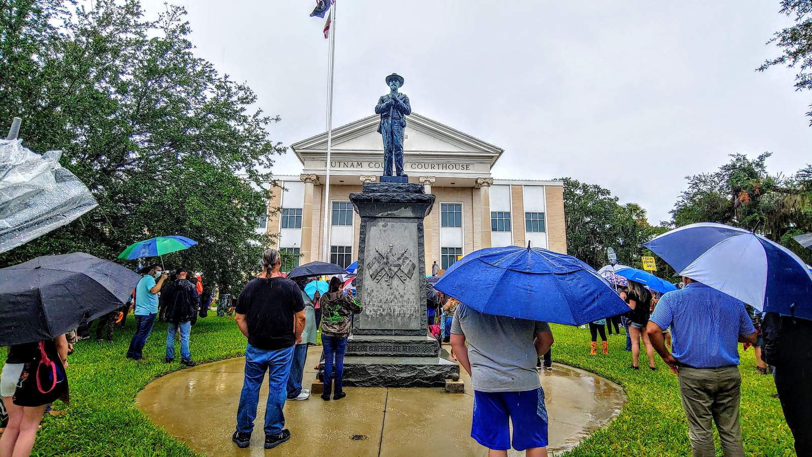 Putnam County commissioners decide to relocate Confederate statue in front of courthouse