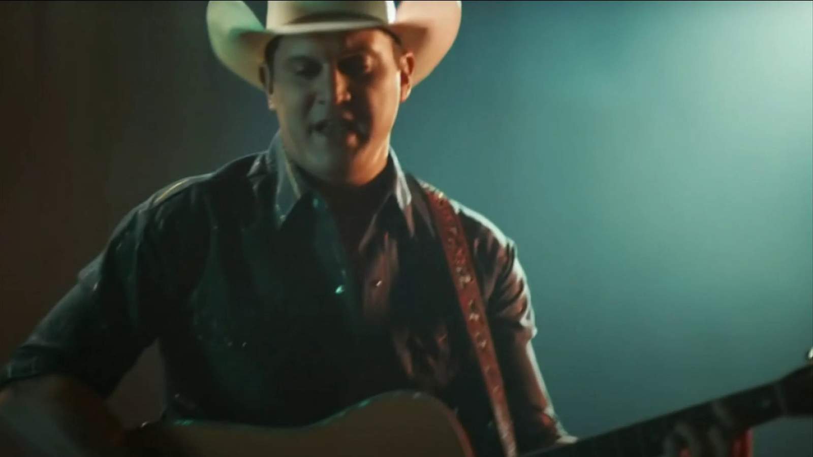 Jon Pardi performs Jacksonville’s first ever drive-in concert