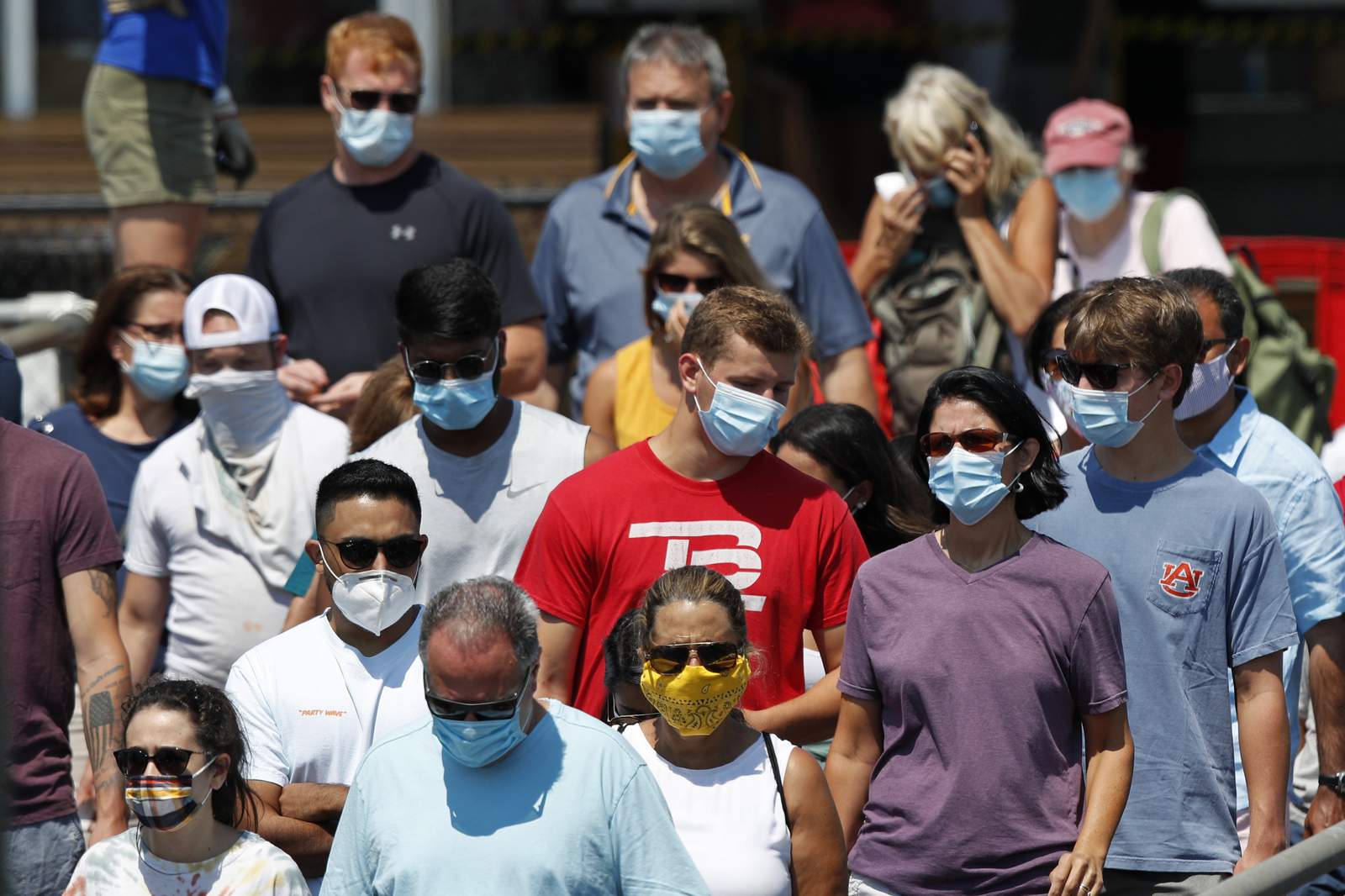 2nd US virus surge hits plateau, but few experts celebrate