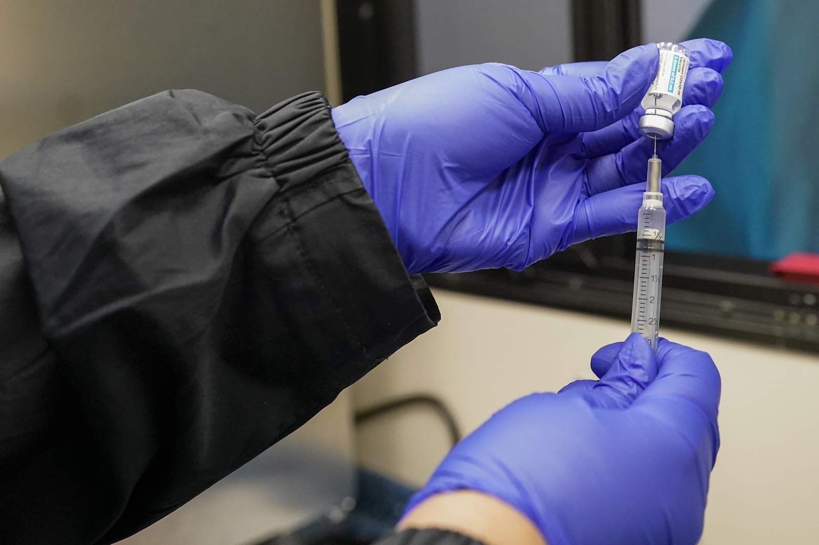 Two pop-up vaccine clinics open in Jacksonville today