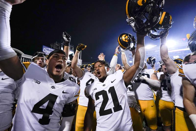 Iowa up to No. 3; Clemson out of Top 25 first time since '14