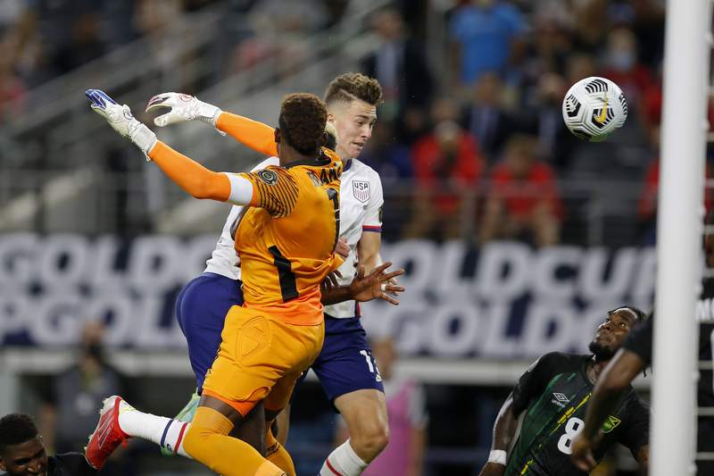 Hoppe's 1st goal lifts US over Jamaica into Gold Cup semis