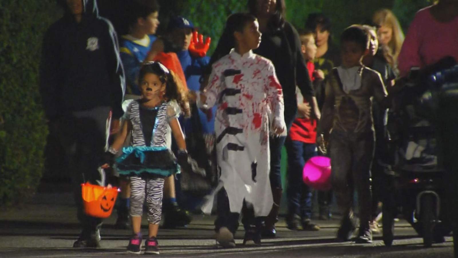 Tips & Tricks: Here’s how to trick-or-treat safely during COVID-19