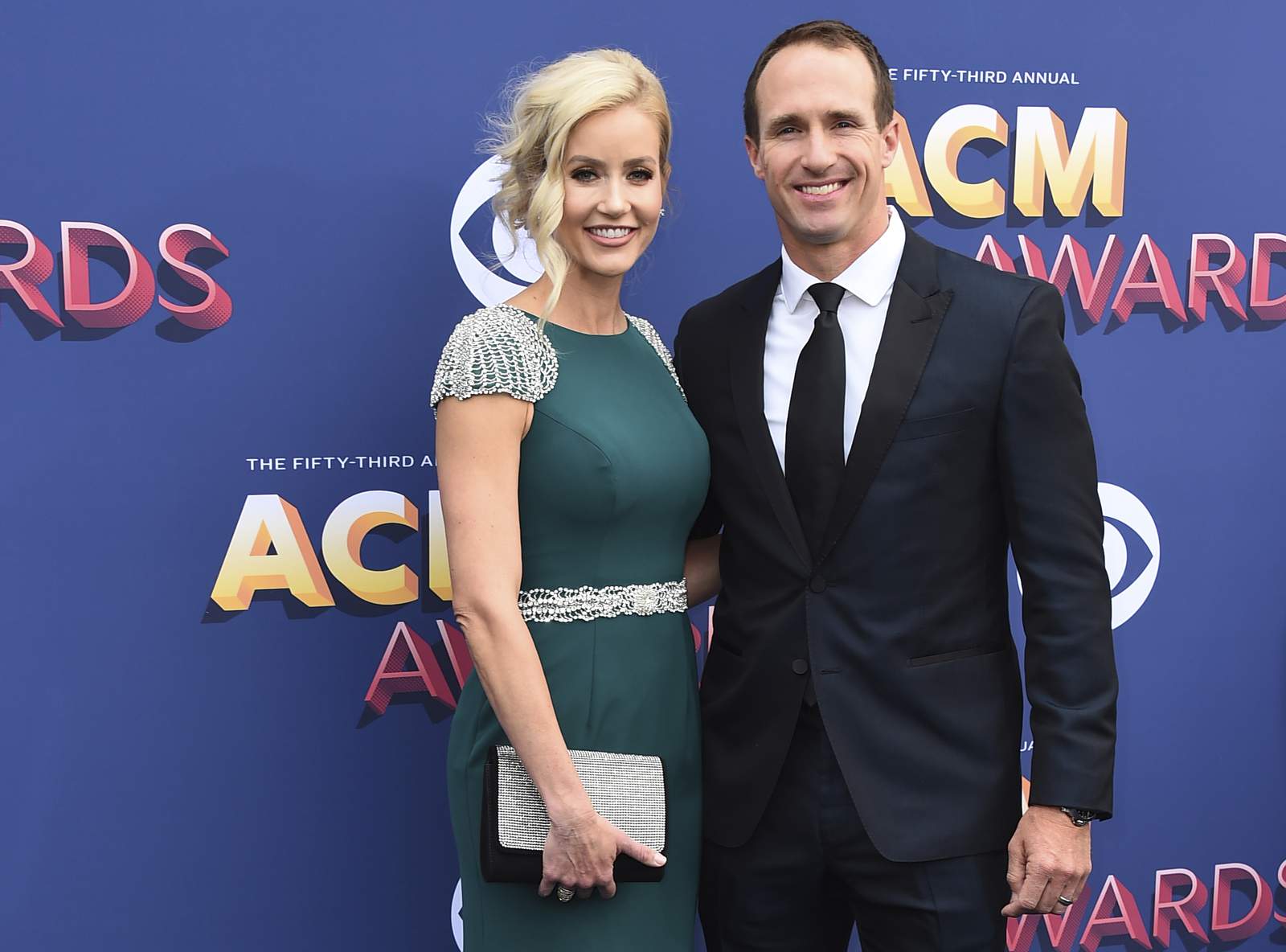 Drew Brees' wife apologizes for husband's comments on flag