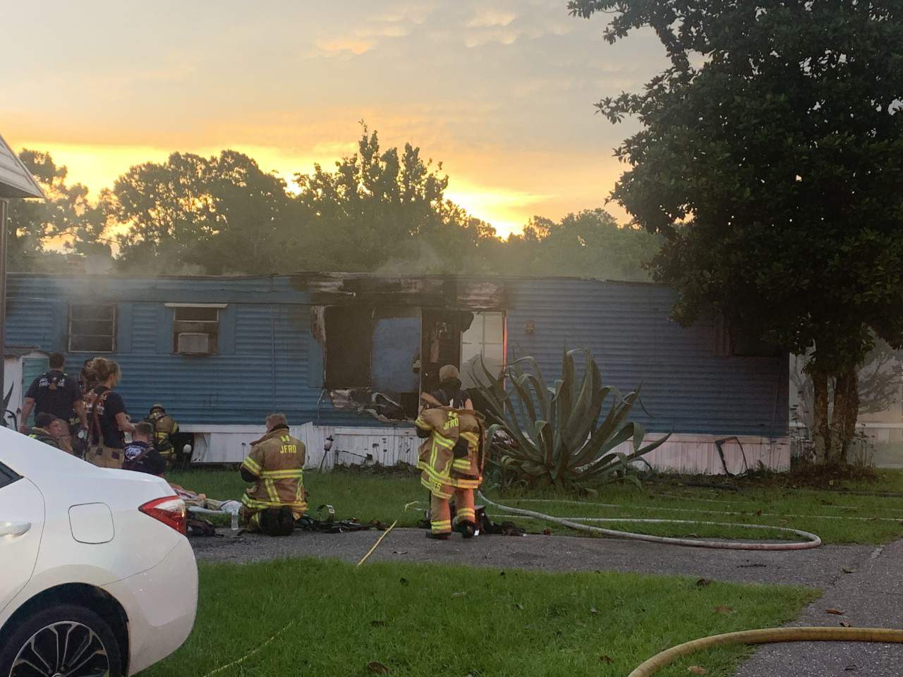 JFRD: Mobile home catches on fire in the Ortega neighborhood