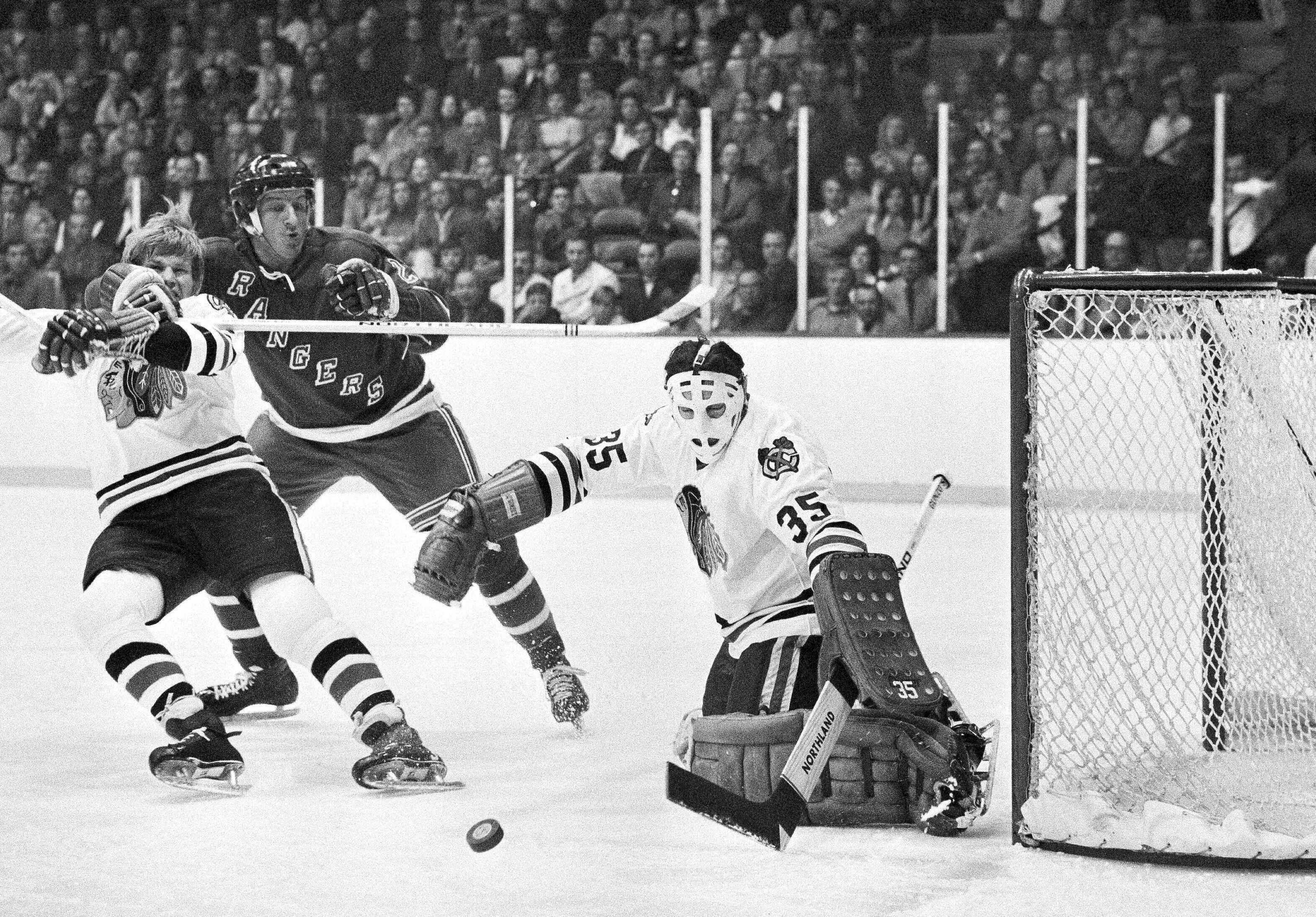 Hall of Fame goalie Tony Esposito dead at 78, Trending