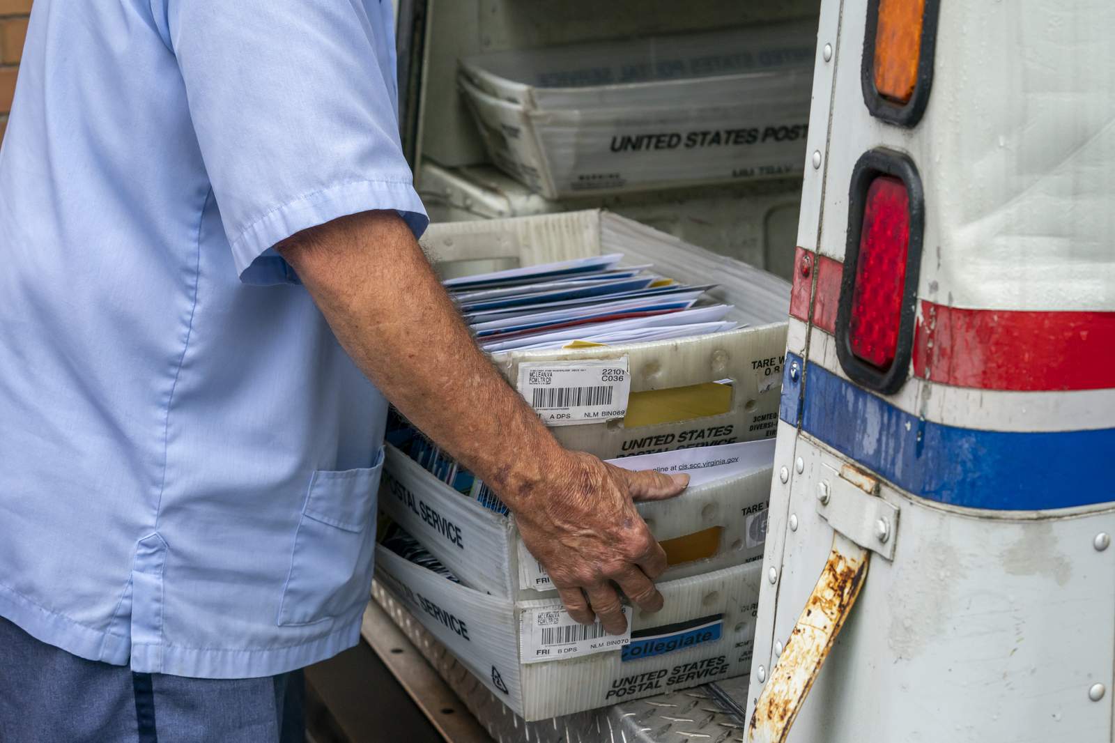 Postal carrier accused of stealing mail-in ballot in Miami