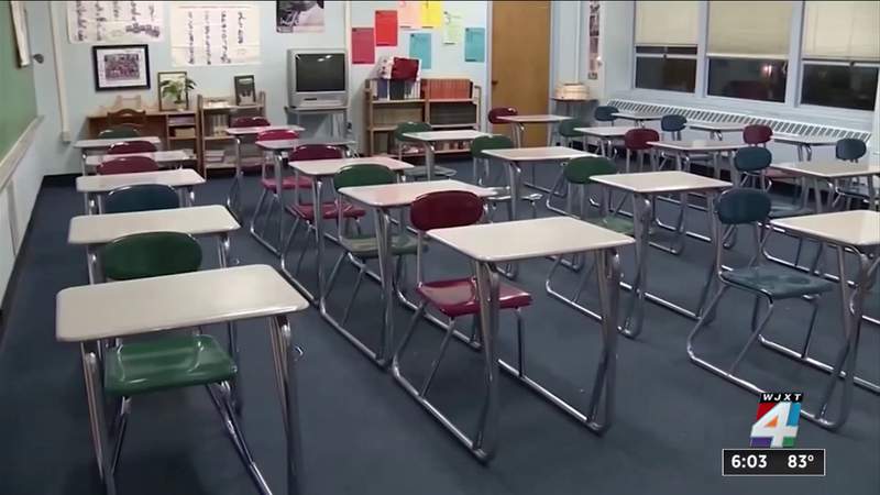Florida revises COVID-19 rule for schools, gives parents authority over quarantines