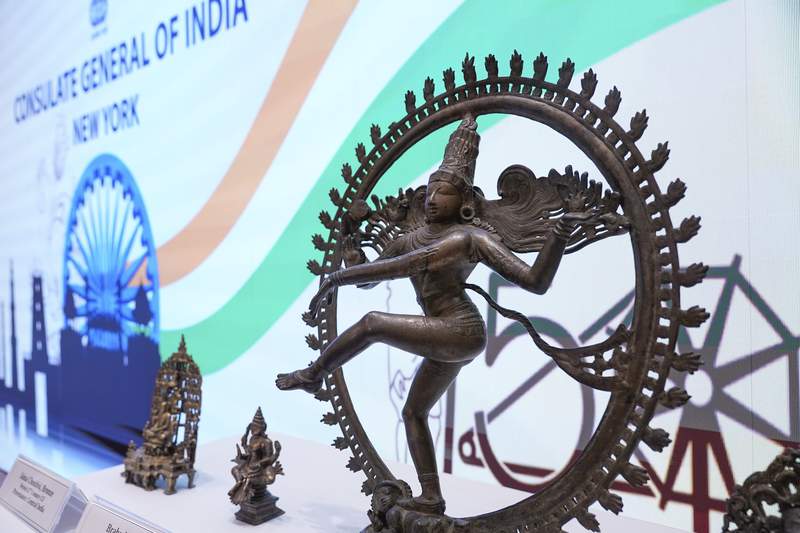 US returns antiquities to India in stolen art investigation