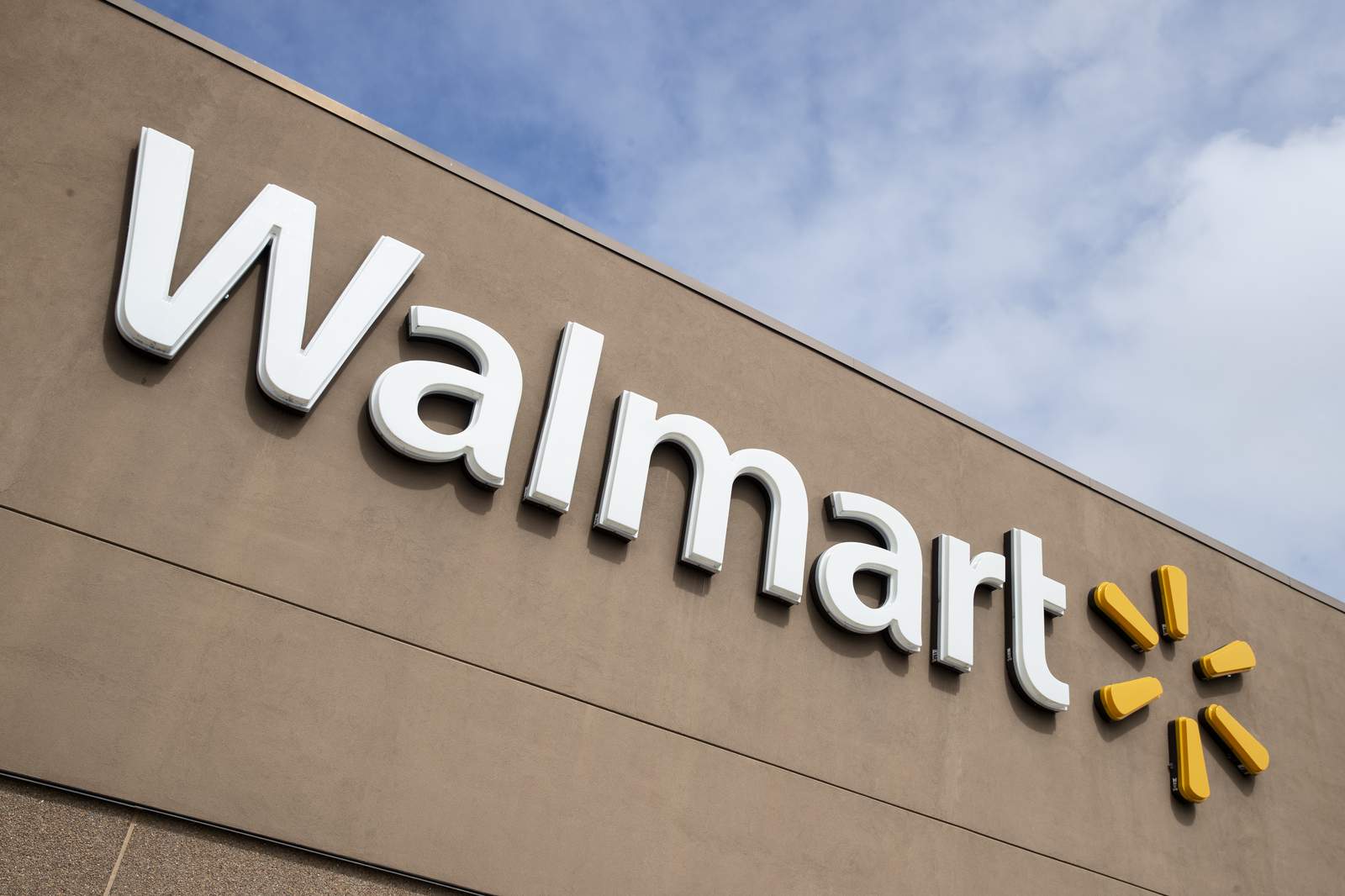 Walmart is hiring 20,000 seasonal workers