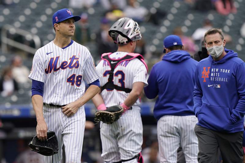 DeGrom to get MRI for side issue after Mets win 5th straight