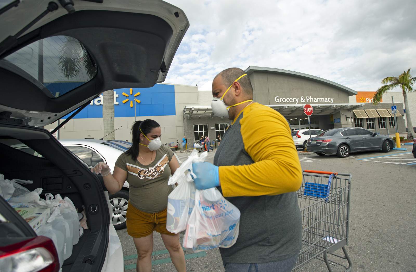 Walmart will start requiring all customers to wear masks