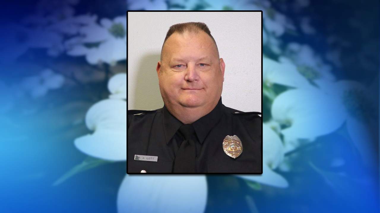 Retired Clay County Schools police officer dies after illness