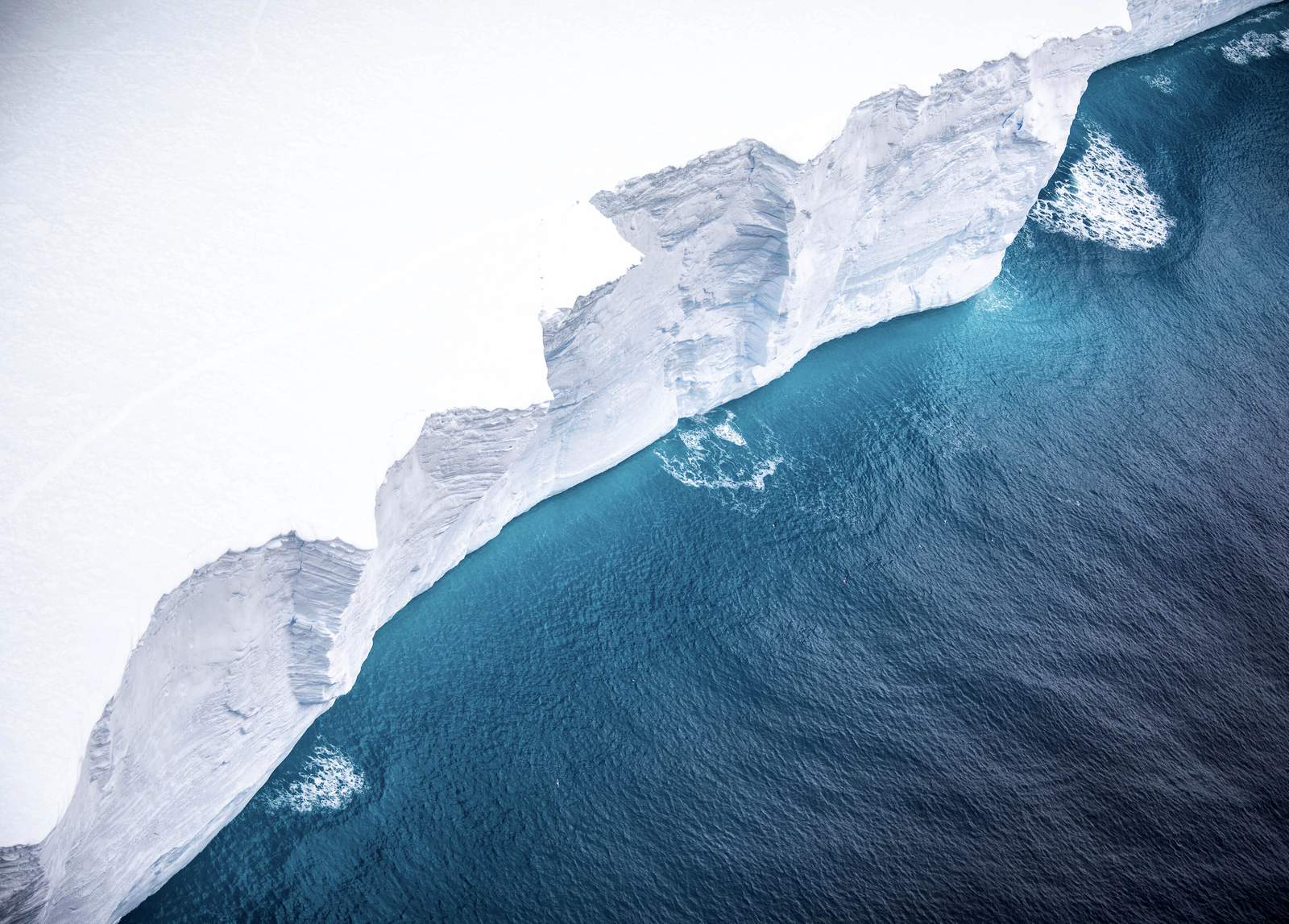 Research trip to study impact of giant floating iceberg