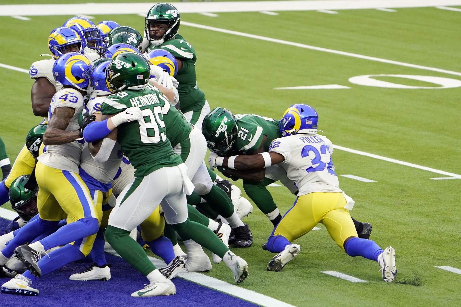 Erase that 0!: Jets edge Rams 23-20, avoid winless season