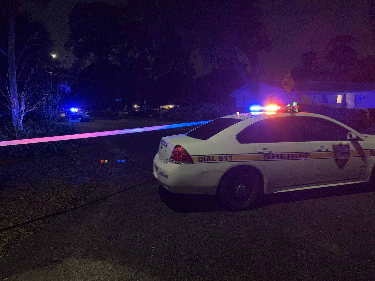 SWAT team called to Arlington neighborhood after man shot in vehicle