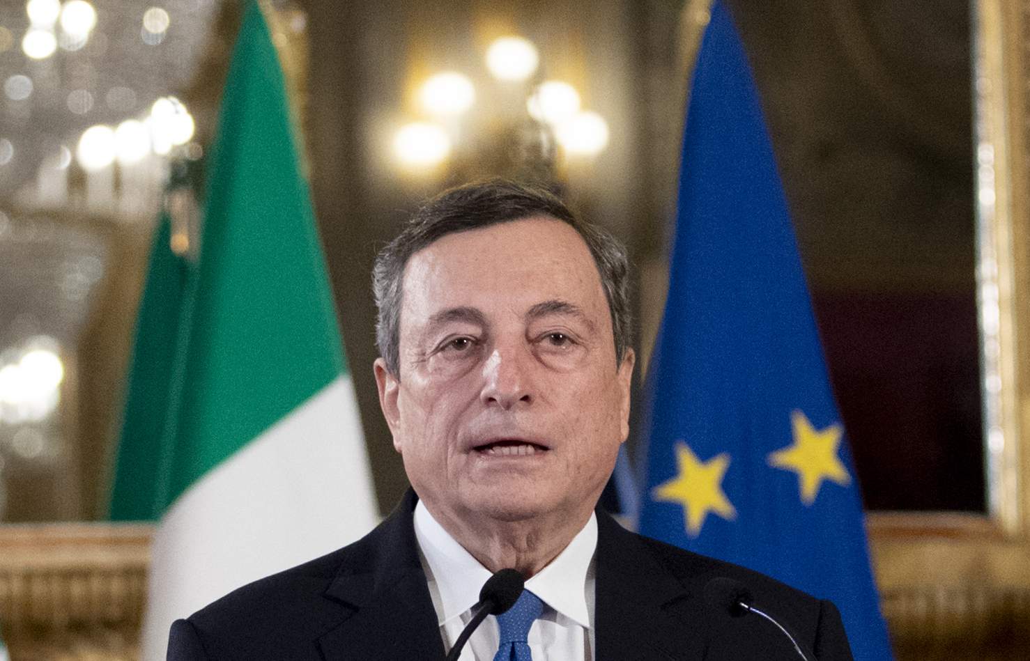 Italy looks to 'Super Mario' Draghi to end political crisis