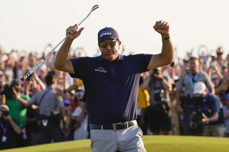Ageless wonder Mickelson wins PGA to be oldest major champ