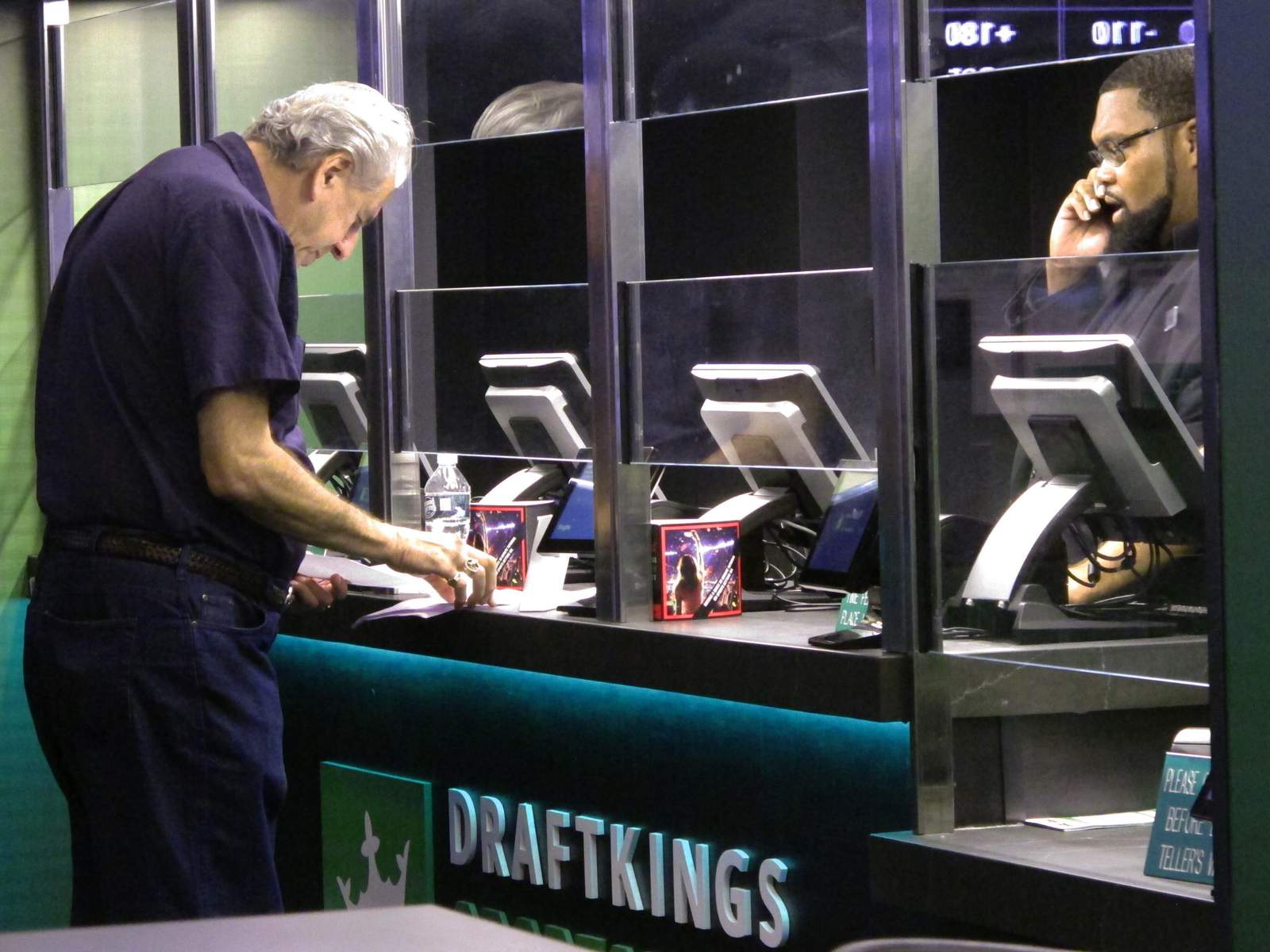 DraftKings buys VSiN sports betting video broadcast company