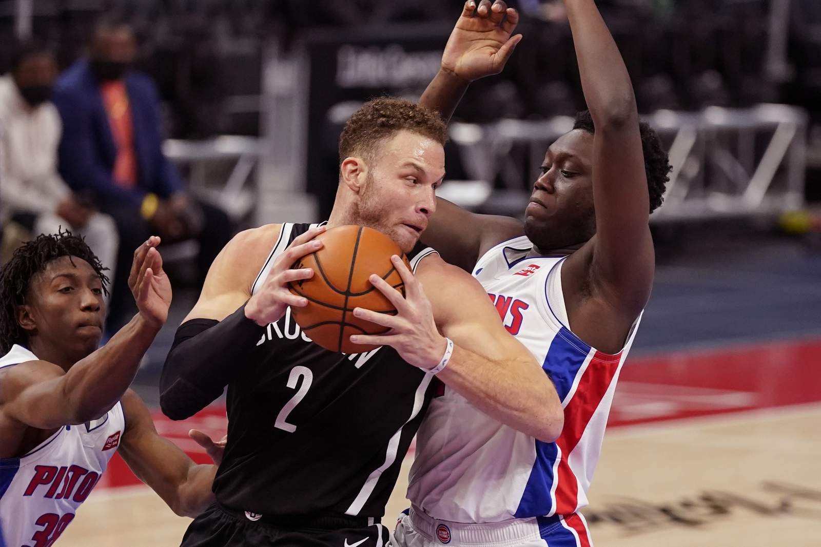 Harden, Griffin help Nets hold off Pistons 113-111