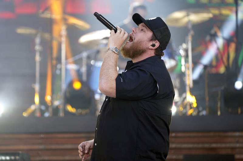 Singer Luke Combs pays for funerals of 3 who died after show