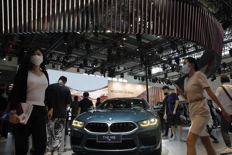 China propels BMW to strong profits, Germany lags