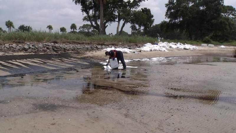 Days of cleanup expected after Golden Ray oil leak