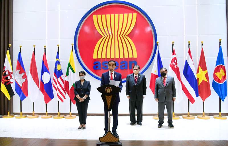 ASEAN leaders tell Myanmar coup general to end killings
