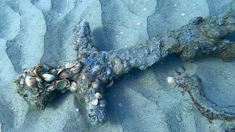 Israeli diver discovers 900-year-old Crusader sword on Mediterranean seabed