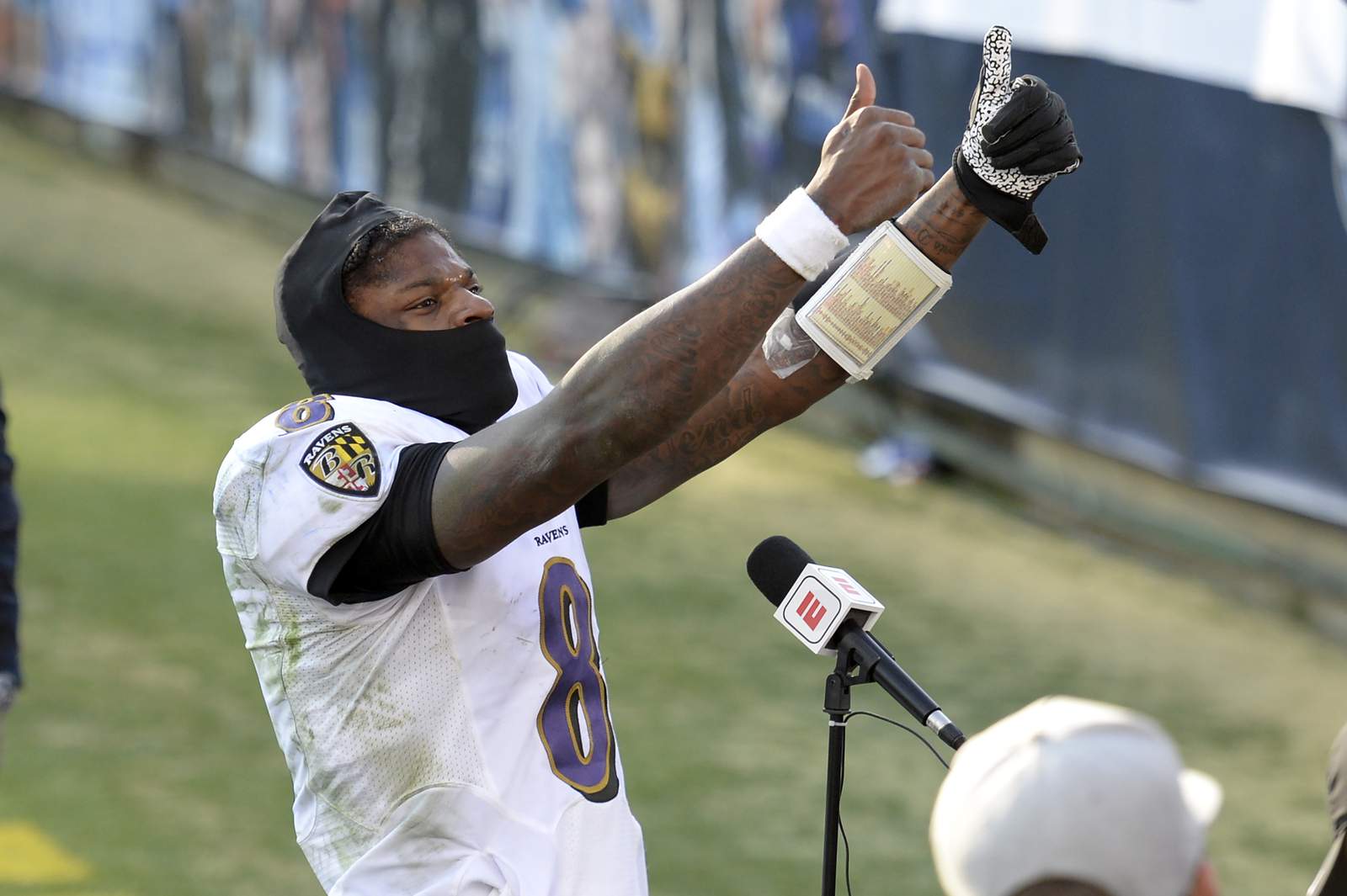 Lamar winless no more, leads Ravens to 20-13 win over Titans