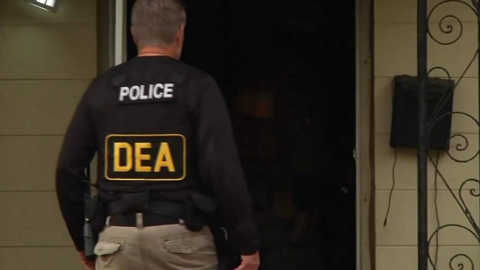 DEA warning about scammers impersonating agents