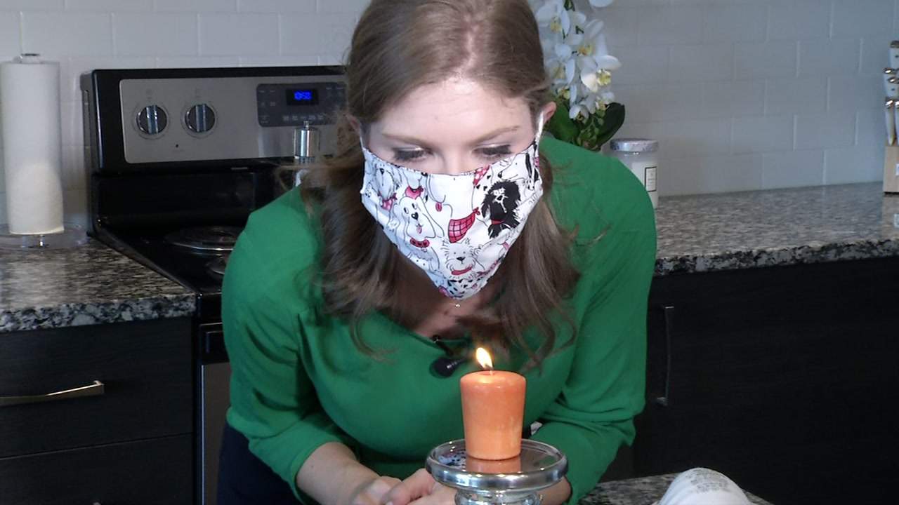 Lauren Verno tries out Bill Nye’s face mask experiment