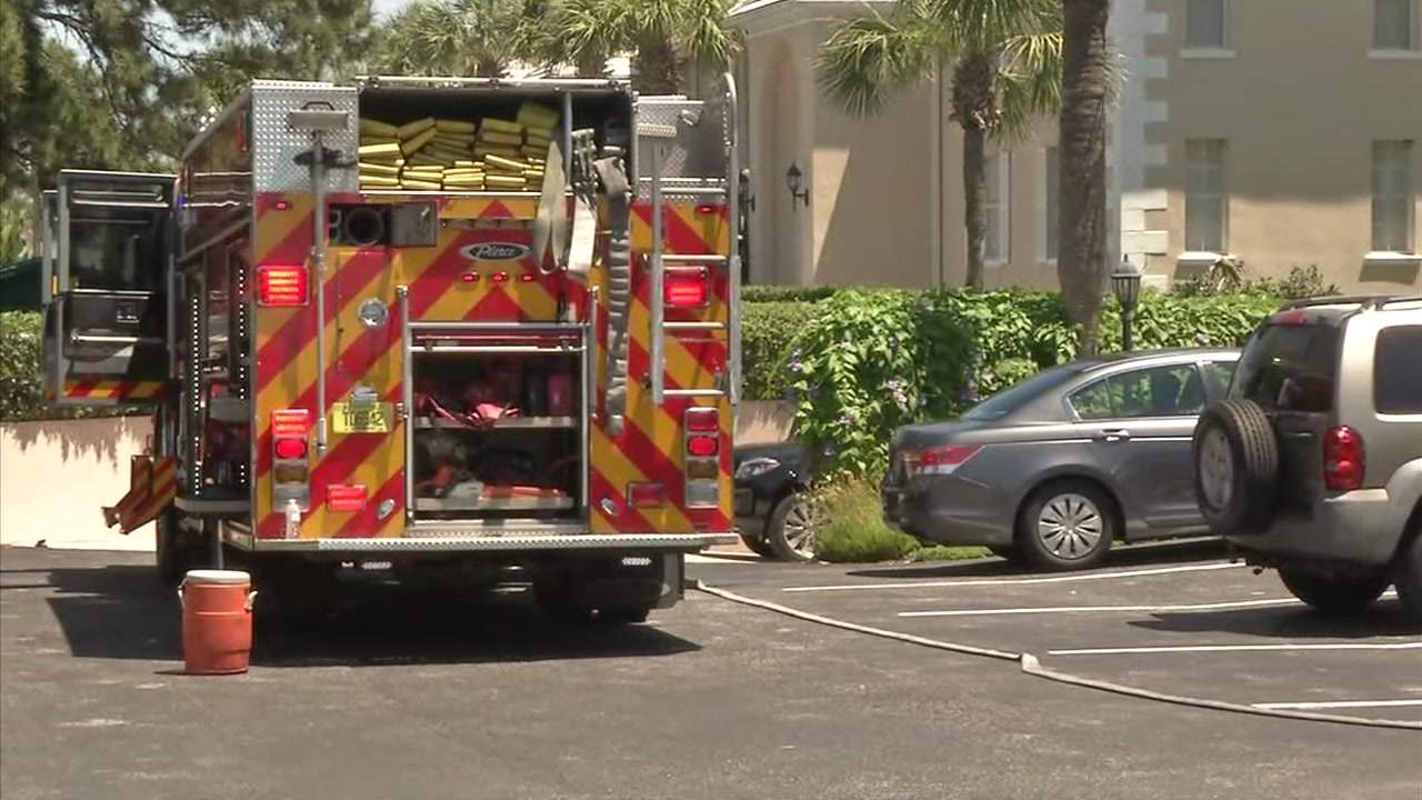Vehicle catches fire in garage of Ponte Vedra townhome