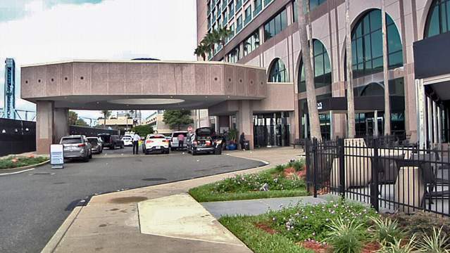 Hyatt Regency in downtown Jacksonville being evacuated