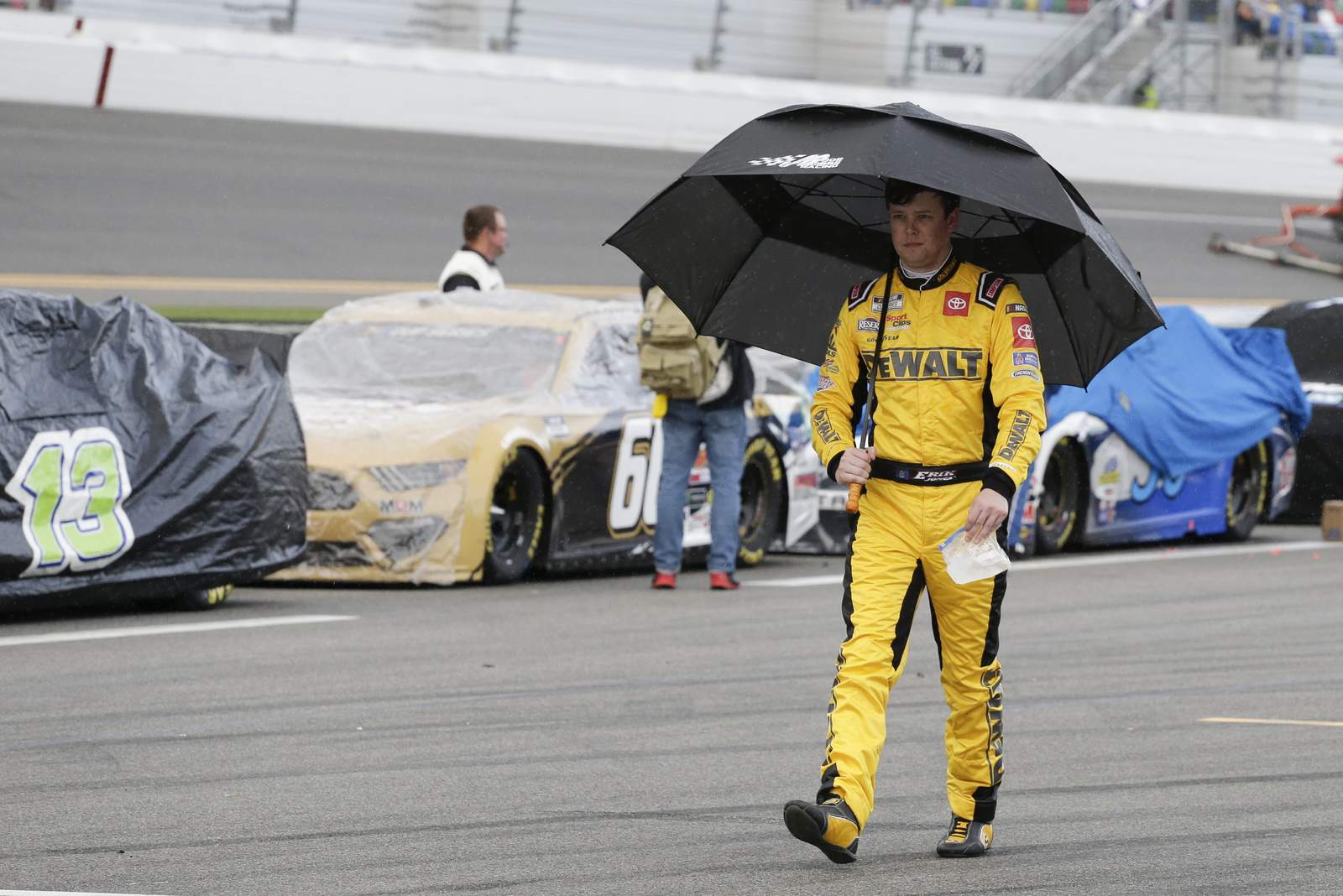 Heavy rains push Daytona 500 to Monday