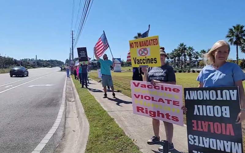 Clay County protesters voice opposition to vaccine mandate at St. Vincent’s hospital