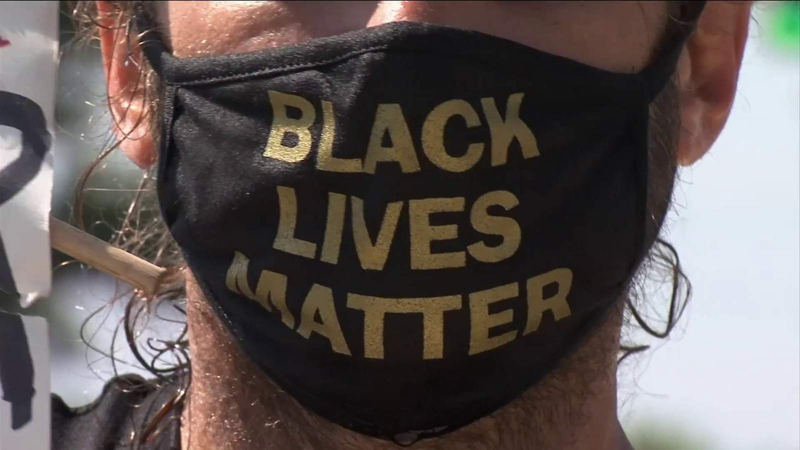 Black Lives Matter, Blue Lives Matter protesters peacefully face off in Clay County