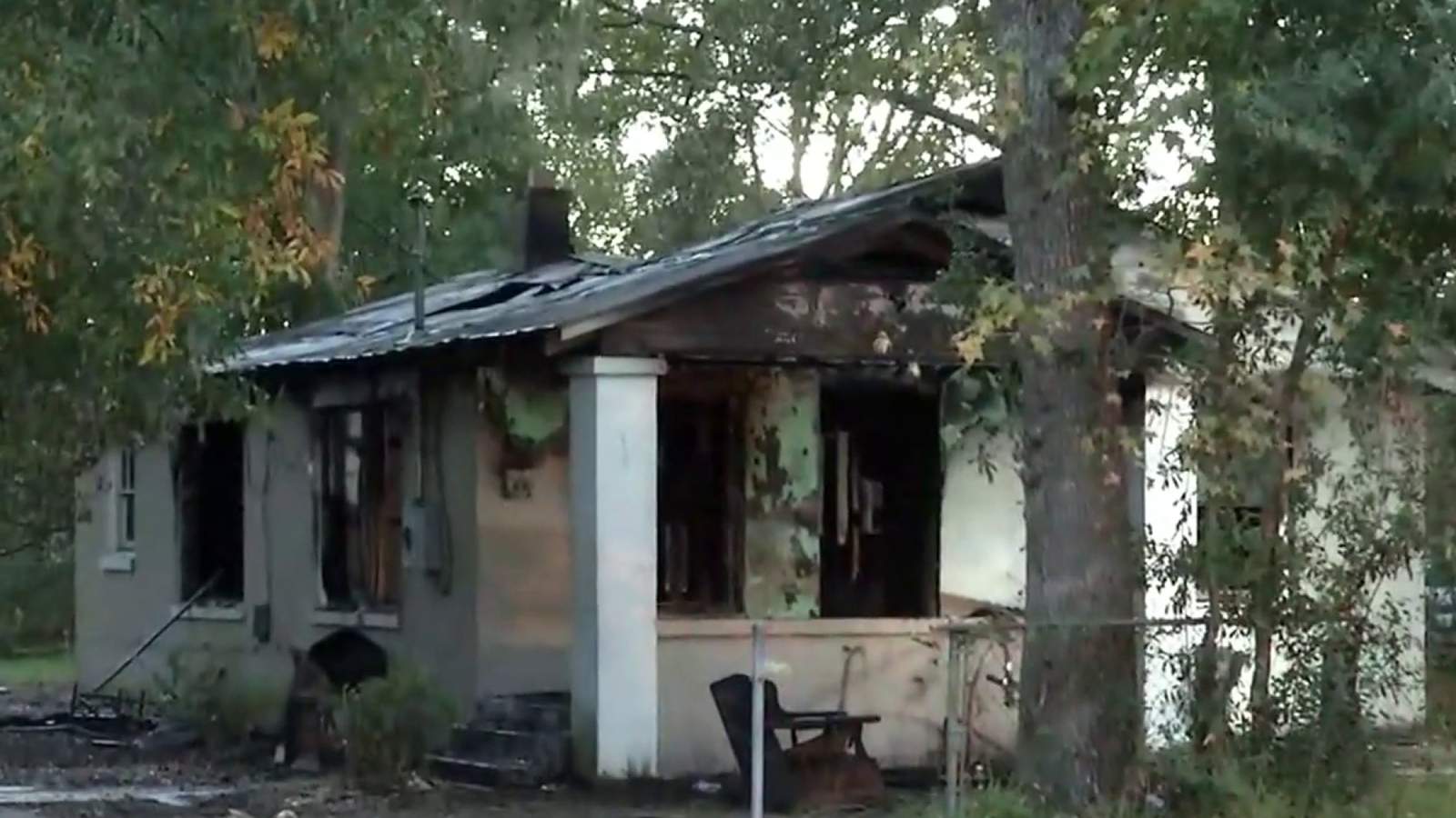 Jacksonville firefighters investigate house fire in Grand Park