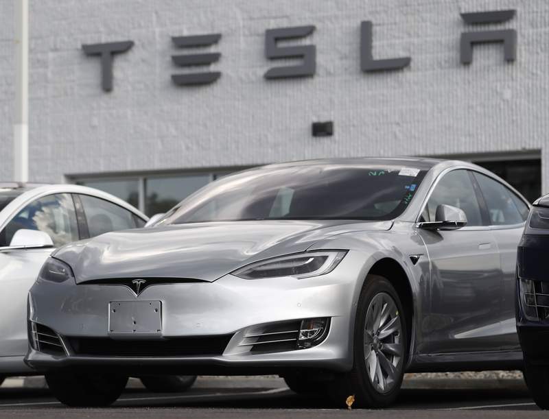 La agencia estadounidense abre una investigación oficial sobre el piloto automático de Tesla