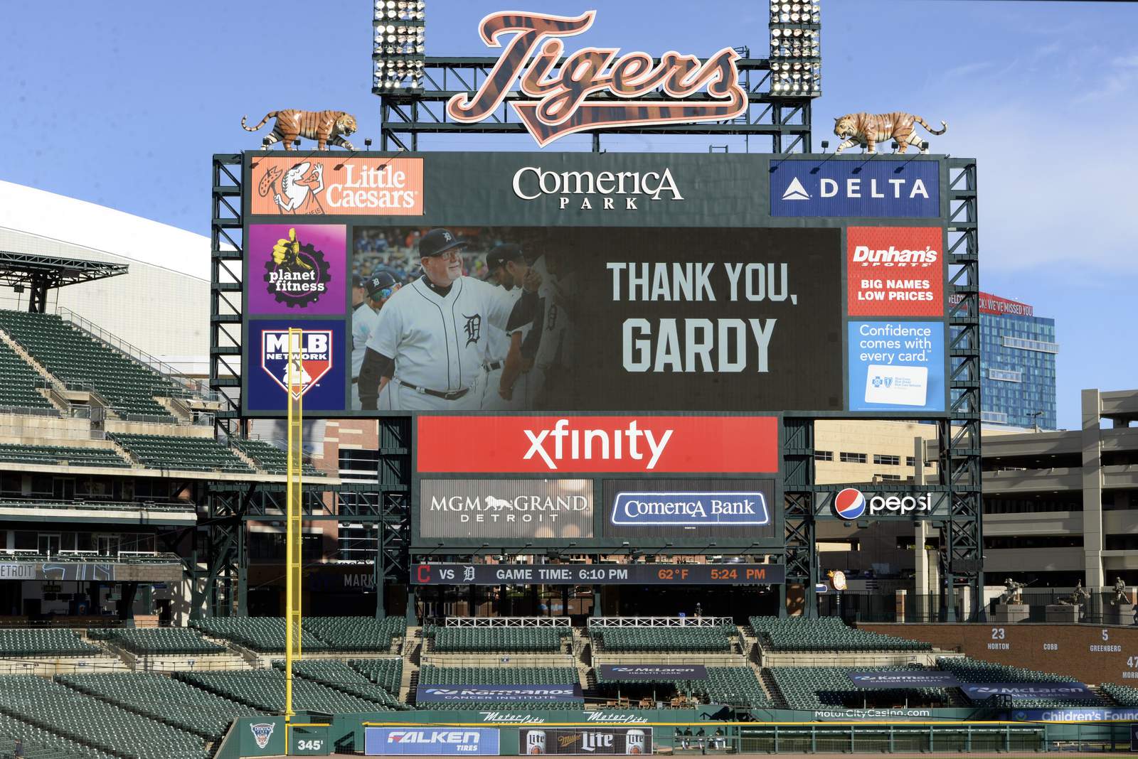 Tigers manager Gardenhire announces immediate retirement