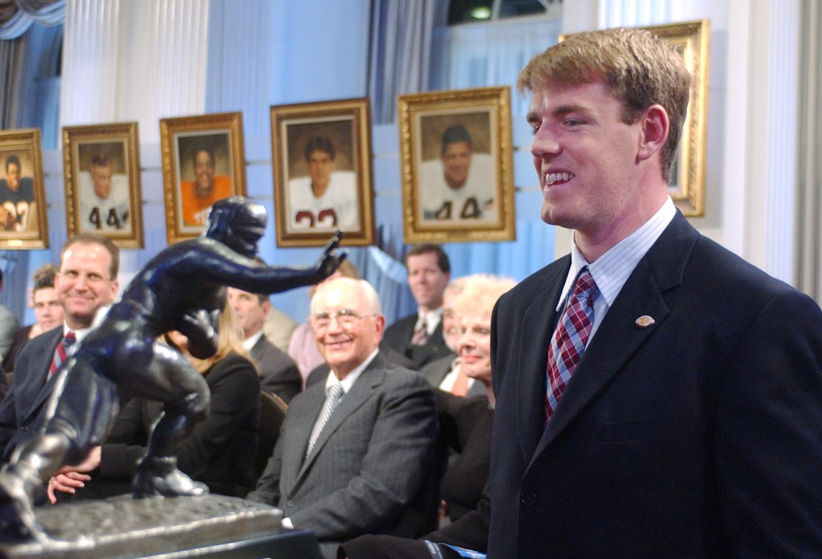Carson Palmer, Bob Stoops lead college Hall of Fame class