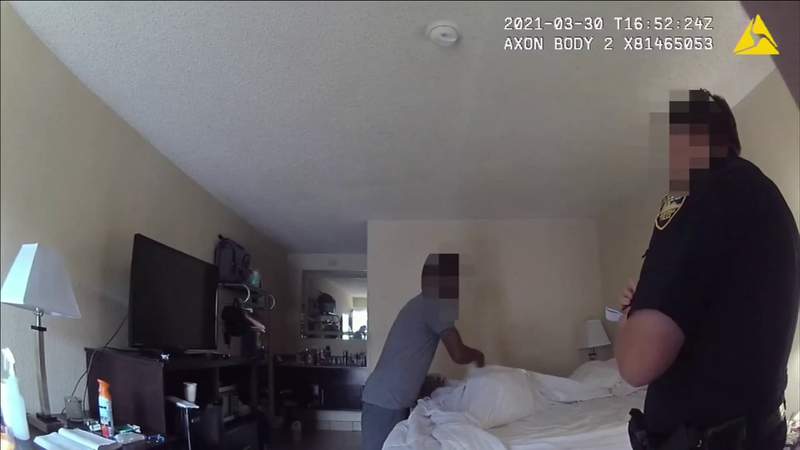 Bodycam video shows struggle with officers before Jacksonville man’s shooting death