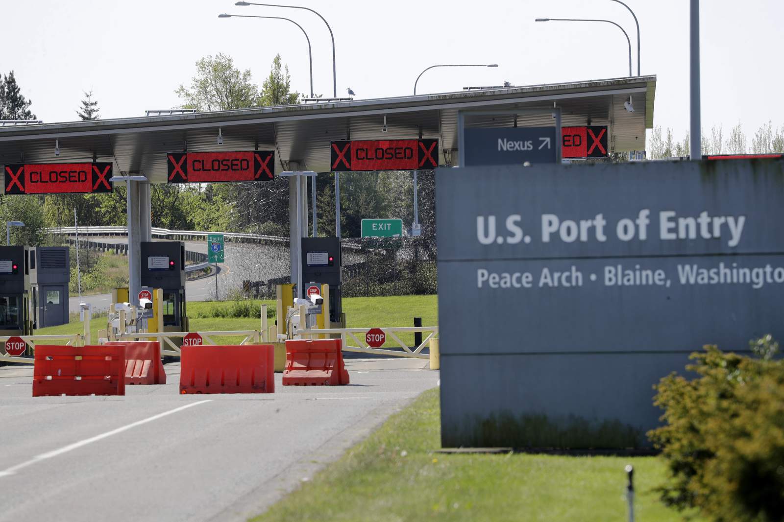 US, Canada and Mexico borders to stay closed for travelers