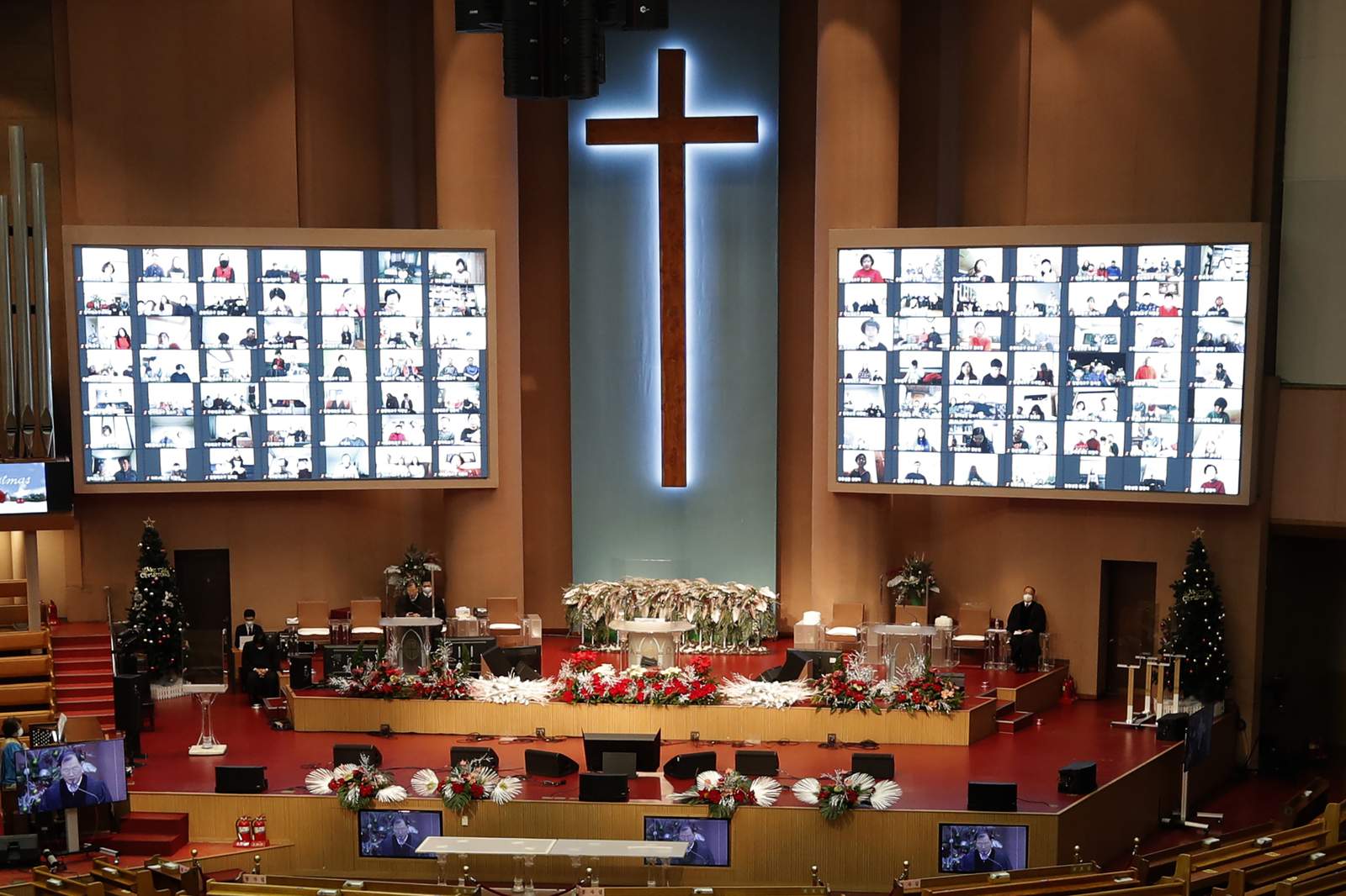 A pandemic Christmas: Churches shut, borders complicated