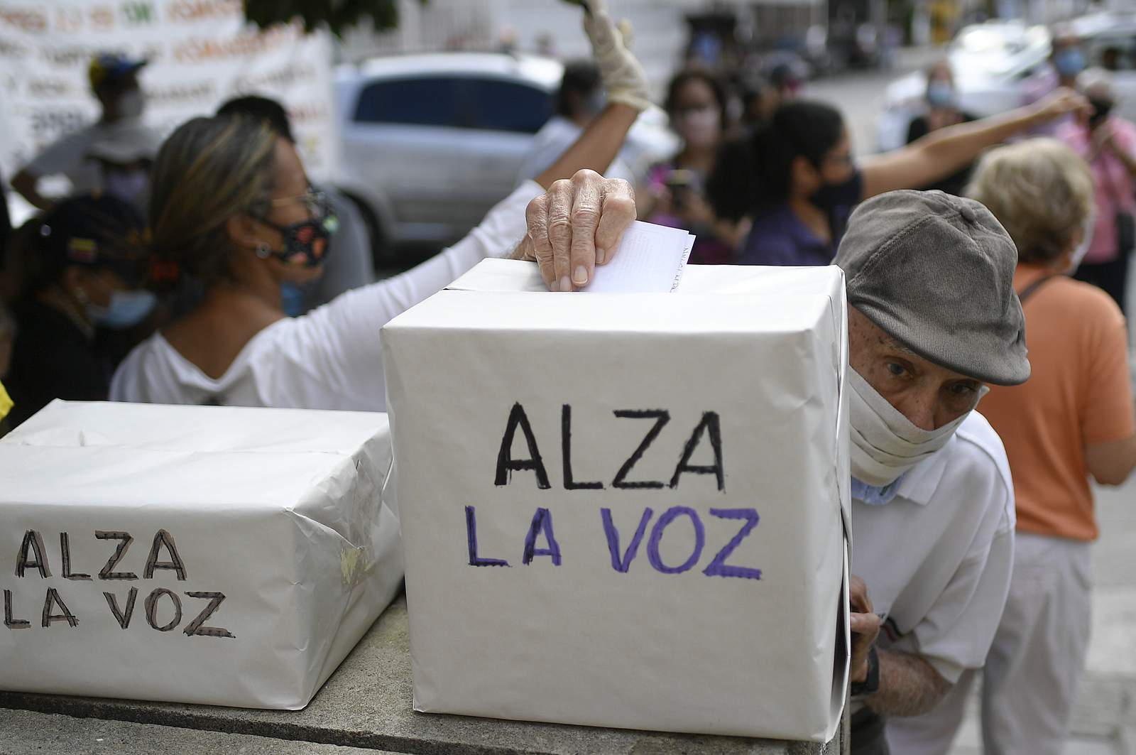 Maduro opponents claim big turnout in Venezuelan protest