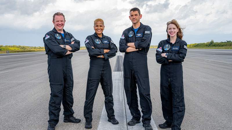 EXPLAINER: Crew of 4 circling Earth on 1st SpaceX private flight