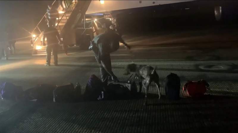 Arriving passengers held 3 hours on jet at Jacksonville airport during search for device
