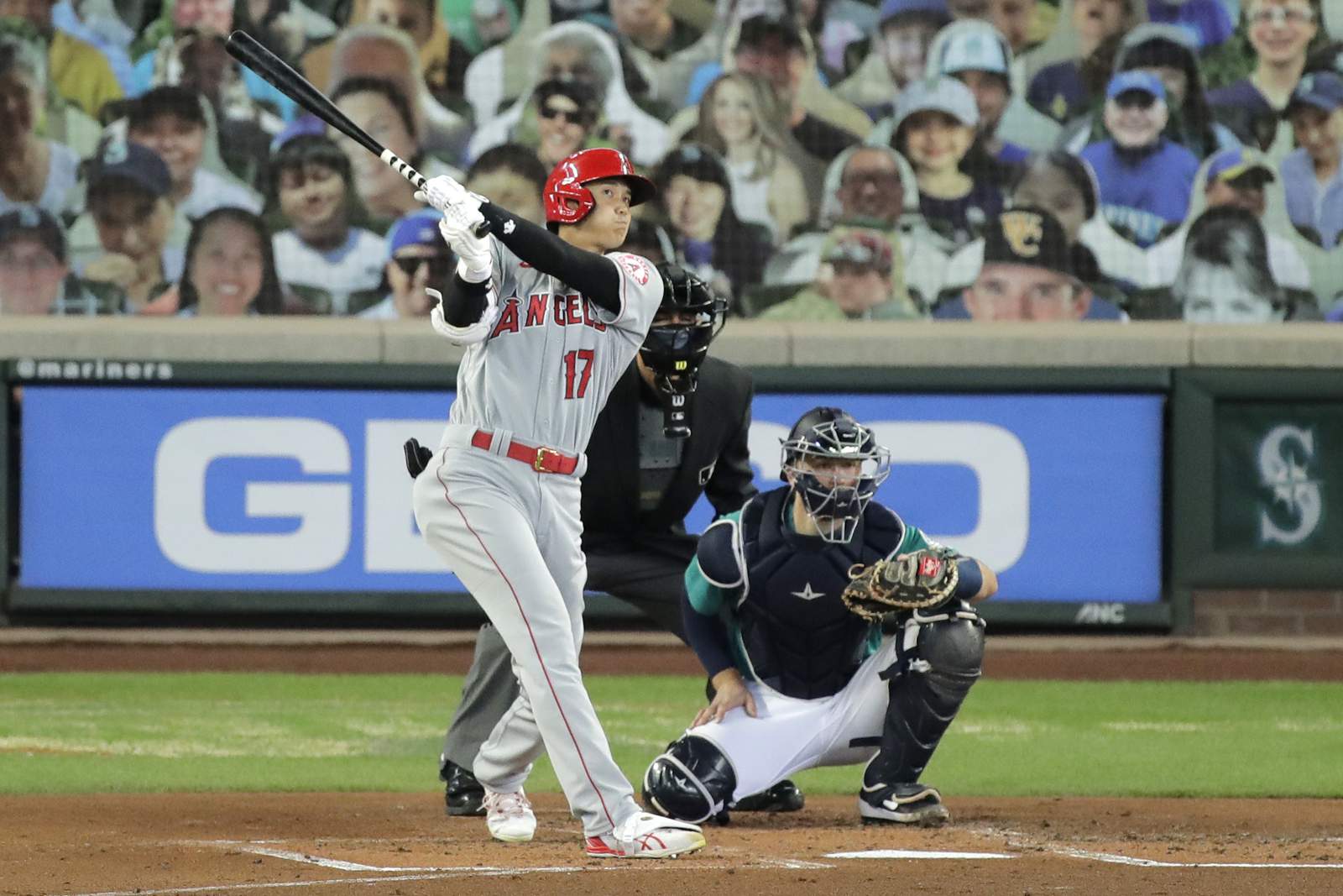 Ohtani homers, Bundy brilliant as Angels top Mariners 6-1